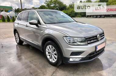 Внедорожник / Кроссовер Volkswagen Tiguan 2017 в Хмельницком