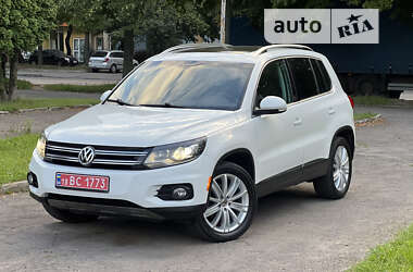 Внедорожник / Кроссовер Volkswagen Tiguan 2015 в Ровно