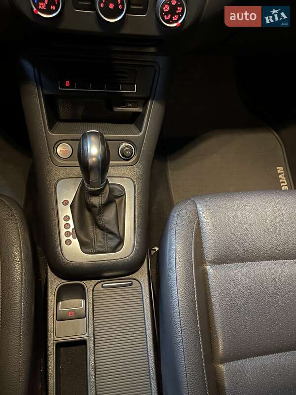 Внедорожник / Кроссовер Volkswagen Tiguan 2015 в Киеве