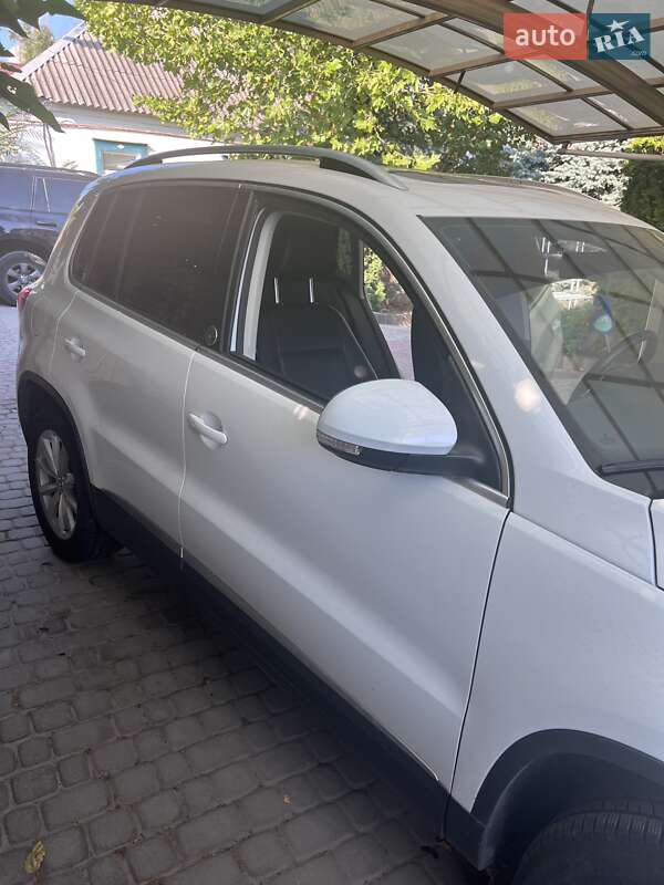 Внедорожник / Кроссовер Volkswagen Tiguan 2016 в Днепре фото 4 Внедорожник / Кроссовер Volkswagen Tiguan 2016 в Днепре