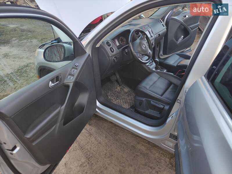 Внедорожник / Кроссовер Volkswagen Tiguan 2011 в Ужгороде