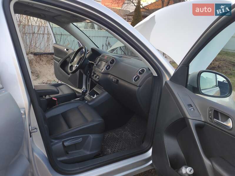 Внедорожник / Кроссовер Volkswagen Tiguan 2011 в Ужгороде