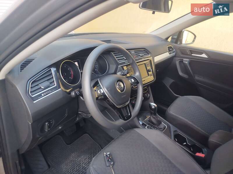 Внедорожник / Кроссовер Volkswagen Tiguan 2021 в Шполе