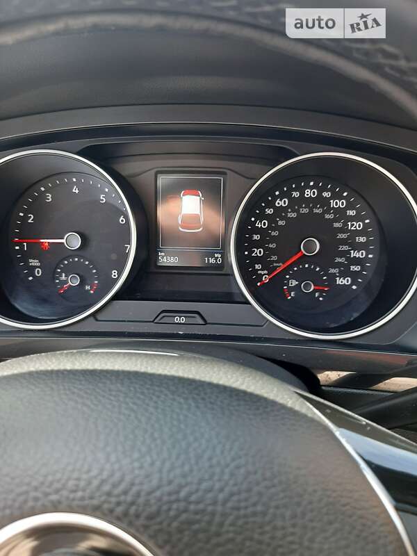 Внедорожник / Кроссовер Volkswagen Tiguan 2017 в Лохвице