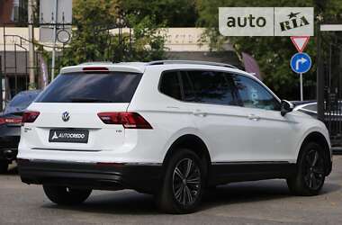 Позашляховик / Кросовер Volkswagen Tiguan 2017 в Києві