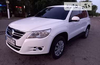 Внедорожник / Кроссовер Volkswagen Tiguan 2008 в Арцизе