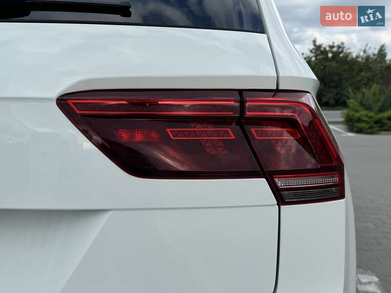 Внедорожник / Кроссовер Volkswagen Tiguan 2019 в Хмельницком