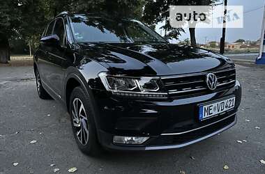 Внедорожник / Кроссовер Volkswagen Tiguan 2017 в Лебедине