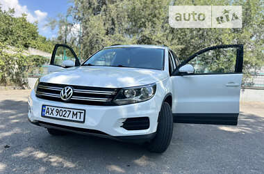 Внедорожник / Кроссовер Volkswagen Tiguan 2016 в Харькове