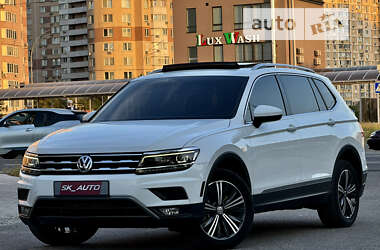 Внедорожник / Кроссовер Volkswagen Tiguan 2017 в Киеве