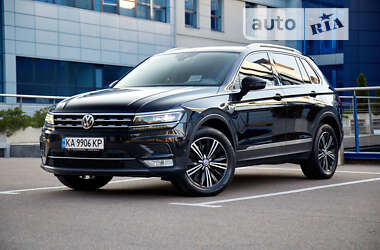 Позашляховик / Кросовер Volkswagen Tiguan 2016 в Києві