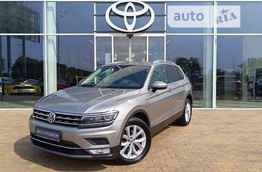 Позашляховик / Кросовер Volkswagen Tiguan 2016 в Києві