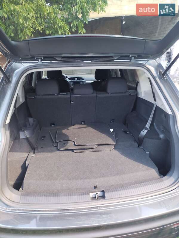 Внедорожник / Кроссовер Volkswagen Tiguan 2019 в Харькове