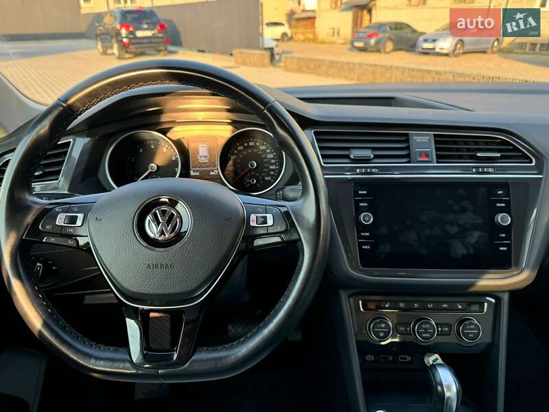 Позашляховик / Кросовер Volkswagen Tiguan 2017 в Львові