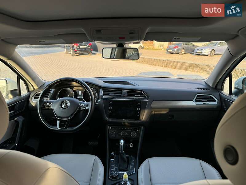 Позашляховик / Кросовер Volkswagen Tiguan 2017 в Львові