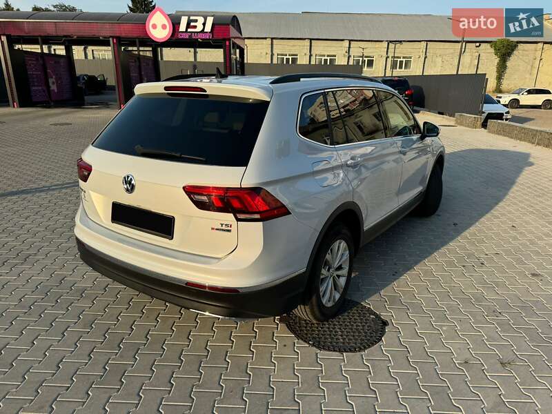 Позашляховик / Кросовер Volkswagen Tiguan 2017 в Львові