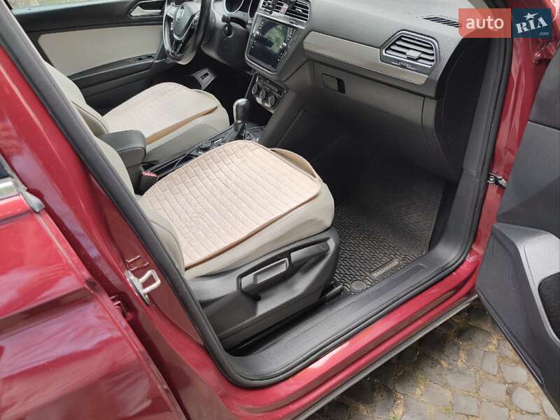 Внедорожник / Кроссовер Volkswagen Tiguan 2017 в Ужгороде фото 17 Внедорожник / Кроссовер Volkswagen Tiguan 2017 в Ужгороде