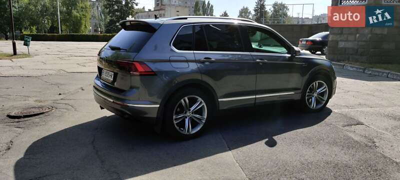 Внедорожник / Кроссовер Volkswagen Tiguan 2017 в Горишних Плавнях