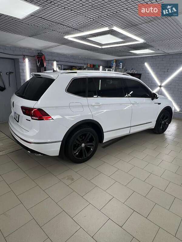 Внедорожник / Кроссовер Volkswagen Tiguan 2018 в Кривом Роге