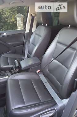 Внедорожник / Кроссовер Volkswagen Tiguan 2013 в 