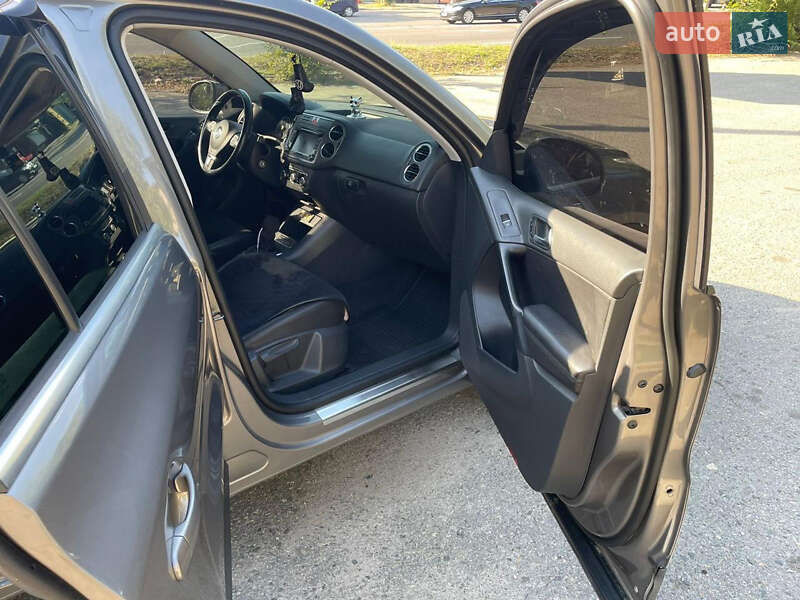 Внедорожник / Кроссовер Volkswagen Tiguan 2010 в Днепре