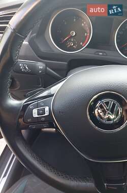 Внедорожник / Кроссовер Volkswagen Tiguan 2019 в 