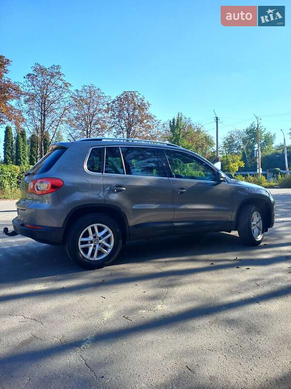 Позашляховик / Кросовер Volkswagen Tiguan 2010 в Луцьку