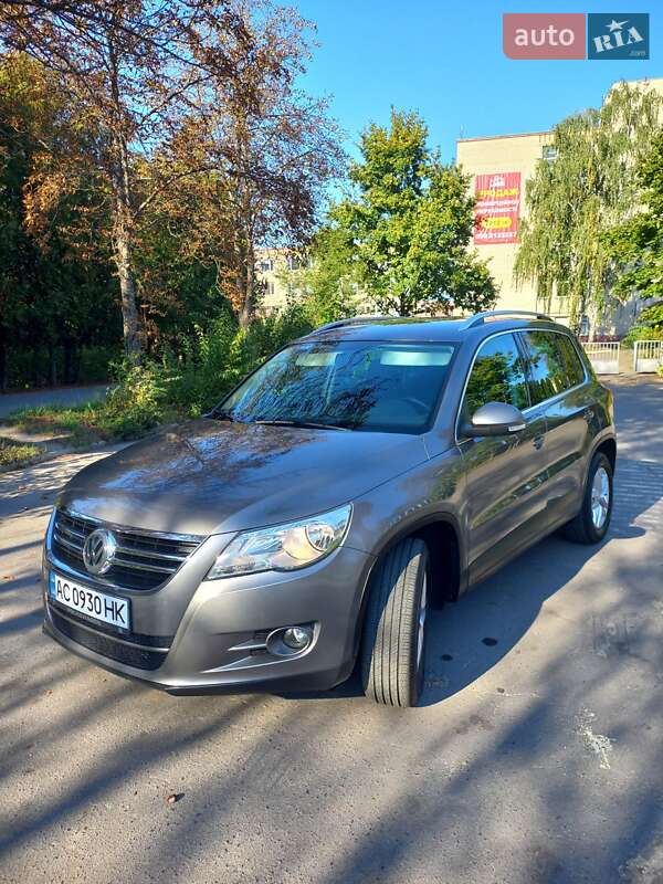 Позашляховик / Кросовер Volkswagen Tiguan 2010 в Луцьку