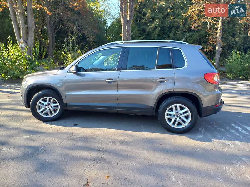 Позашляховик / Кросовер Volkswagen Tiguan 2010 в Луцьку