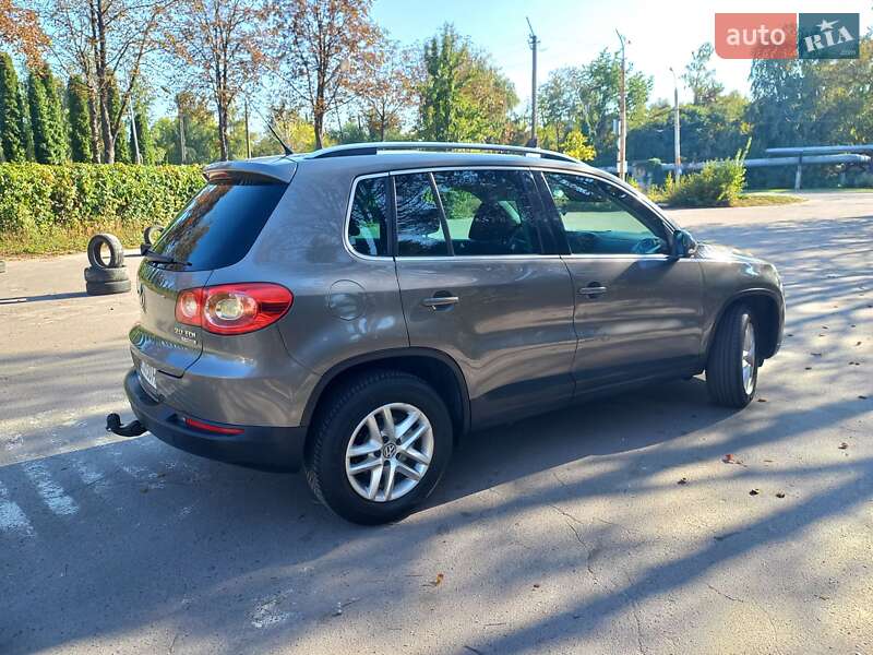 Позашляховик / Кросовер Volkswagen Tiguan 2010 в Луцьку