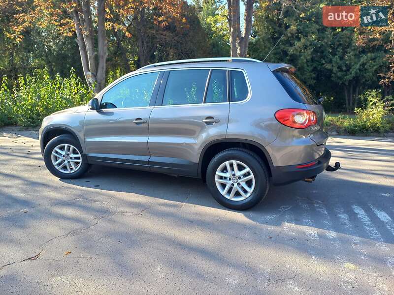 Позашляховик / Кросовер Volkswagen Tiguan 2010 в Луцьку