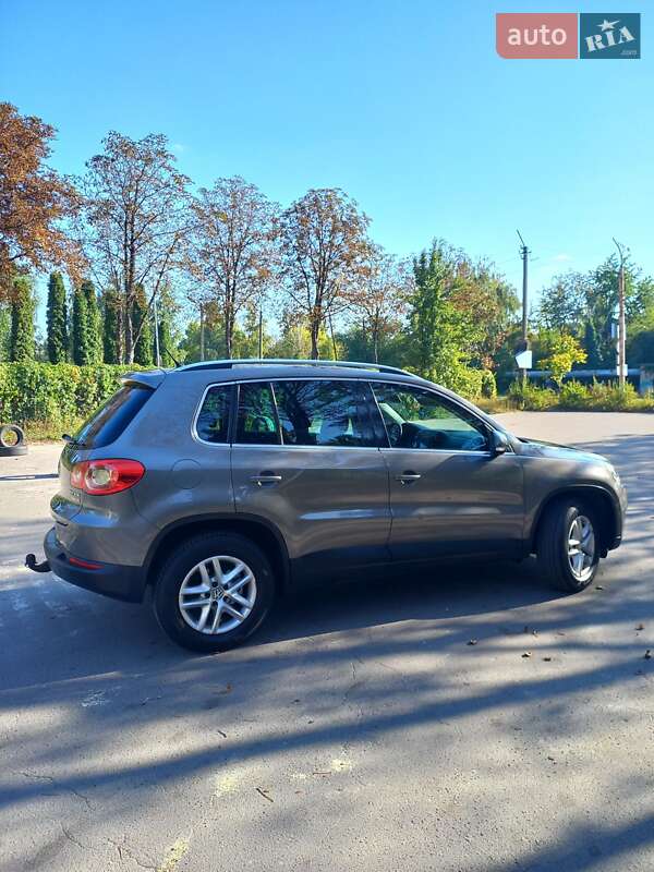 Позашляховик / Кросовер Volkswagen Tiguan 2010 в Луцьку