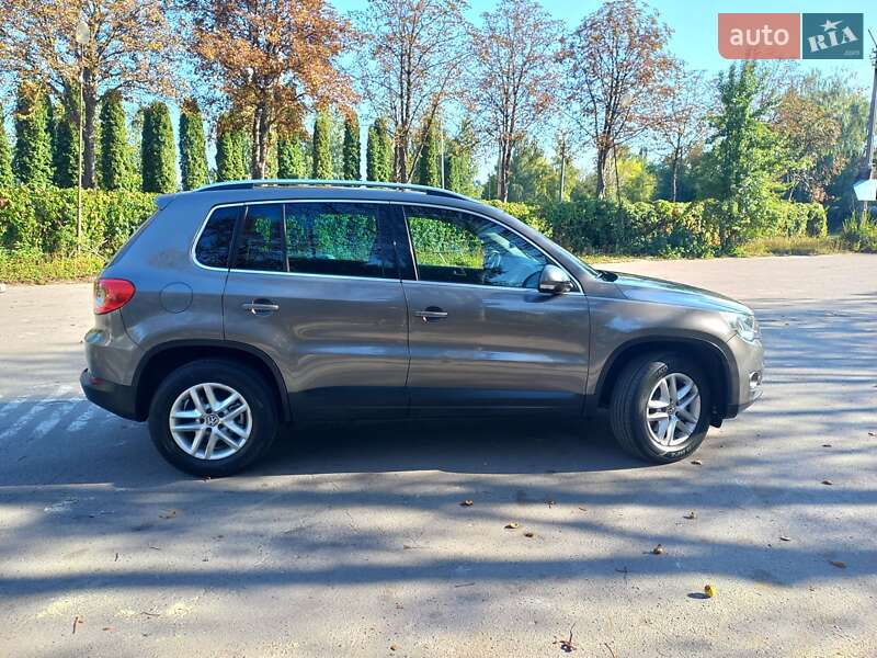 Позашляховик / Кросовер Volkswagen Tiguan 2010 в Луцьку
