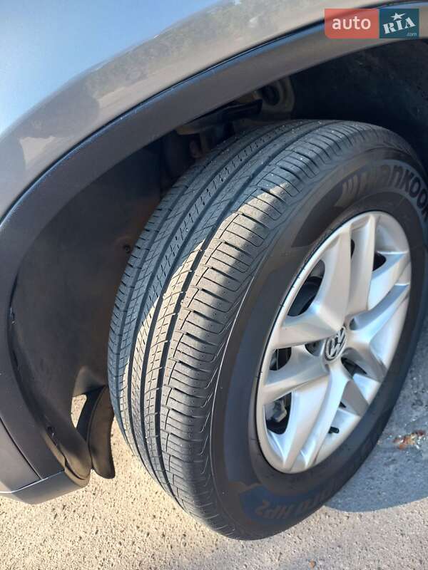 Позашляховик / Кросовер Volkswagen Tiguan 2010 в Луцьку