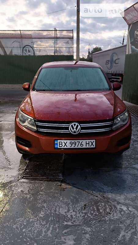 Внедорожник / Кроссовер Volkswagen Tiguan 2013 в Полонном