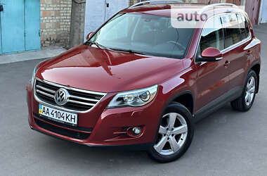 Внедорожник / Кроссовер Volkswagen Tiguan 2010 в Киеве