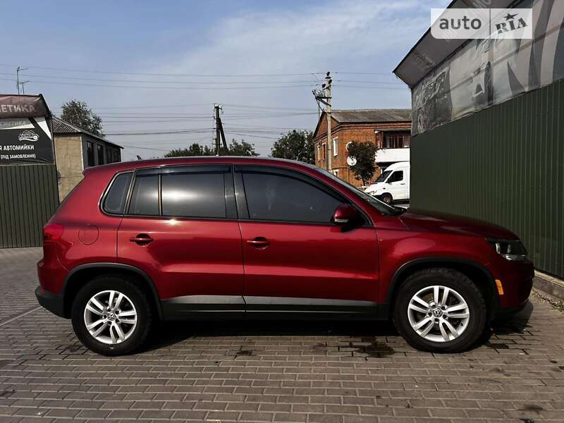 Внедорожник / Кроссовер Volkswagen Tiguan 2013 в Полонном