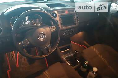 Позашляховик / Кросовер Volkswagen Tiguan 2011 в Києві