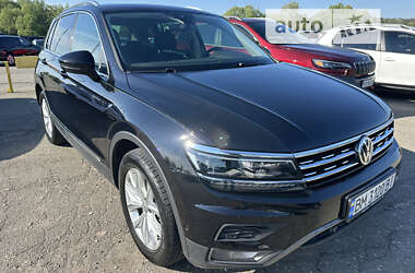 Позашляховик / Кросовер Volkswagen Tiguan 2017 в Києві