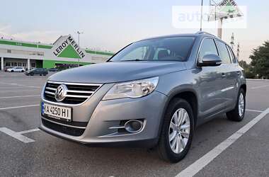 Позашляховик / Кросовер Volkswagen Tiguan 2007 в Києві