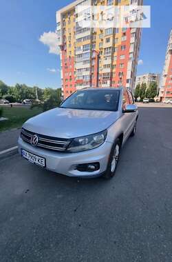 Позашляховик / Кросовер Volkswagen Tiguan 2013 в Харкові