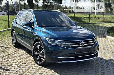 Внедорожник / Кроссовер Volkswagen Tiguan 2022 в Одессе