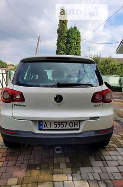 Внедорожник / Кроссовер Volkswagen Tiguan 2010 в 