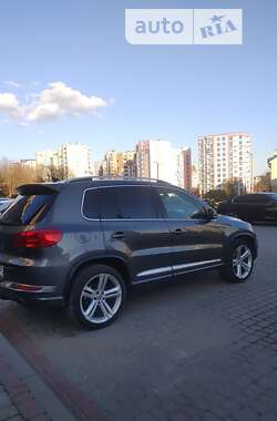 Внедорожник / Кроссовер Volkswagen Tiguan 2015 в Львове