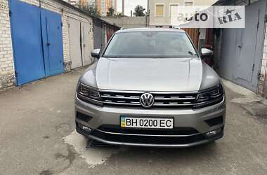 Внедорожник / Кроссовер Volkswagen Tiguan 2020 в Киеве