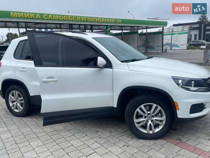 Внедорожник / Кроссовер Volkswagen Tiguan 2016 в Ивано-Франковске