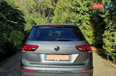 Внедорожник / Кроссовер Volkswagen Tiguan 2022 в 