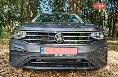 Внедорожник / Кроссовер Volkswagen Tiguan 2022 в 
