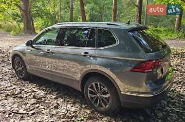 Внедорожник / Кроссовер Volkswagen Tiguan 2022 в 