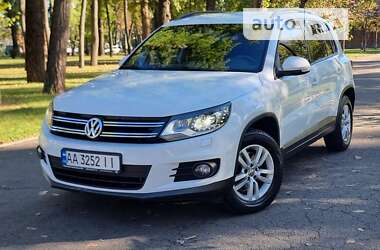 Позашляховик / Кросовер Volkswagen Tiguan 2016 в Києві